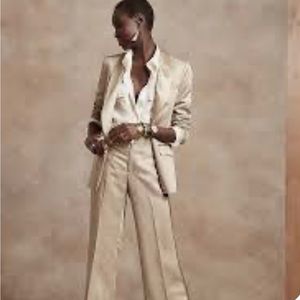 Brand new without tags Banana Republic Tuxedo Blazer Sz 4 - Maverick Tan